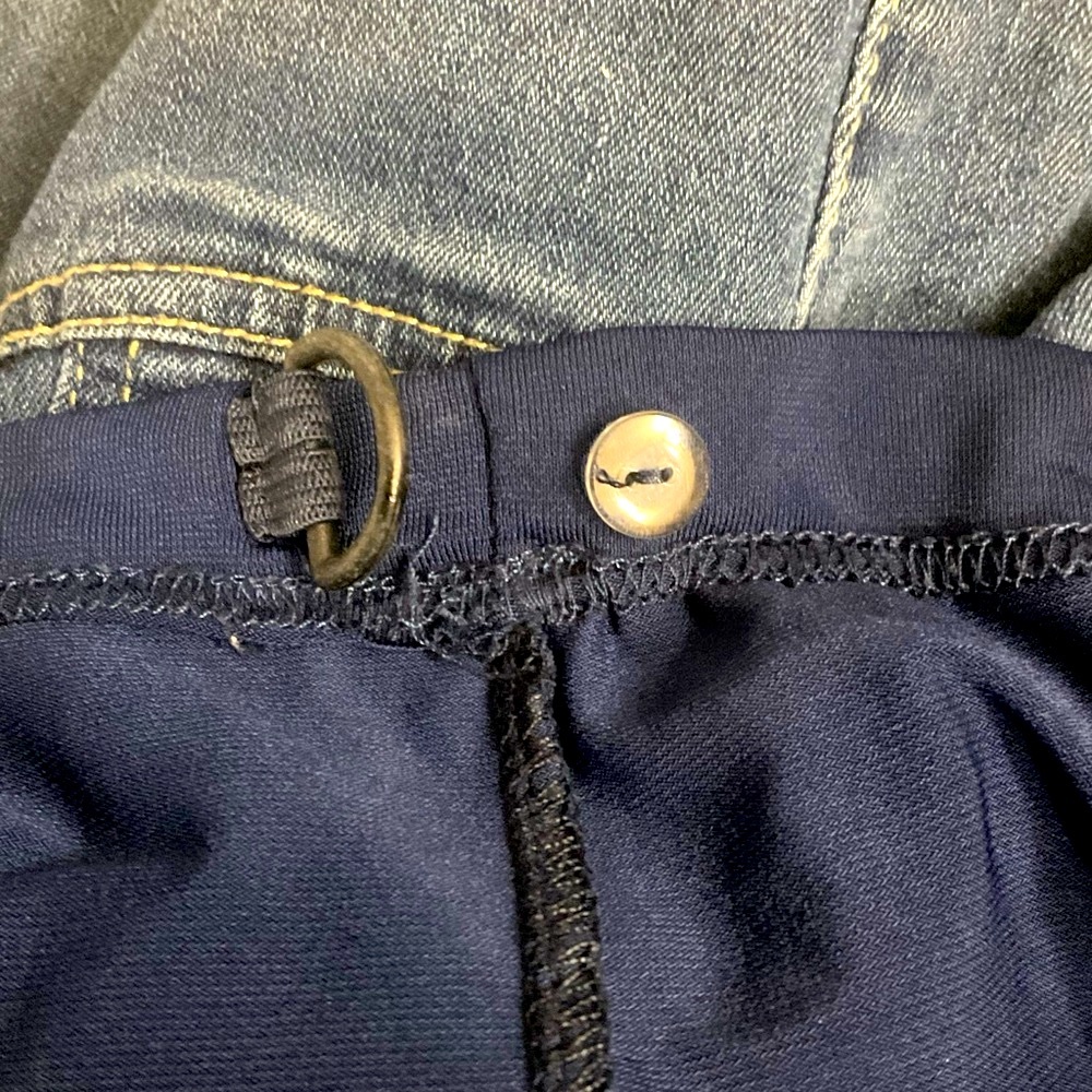 SHEIN Maternity Jeans - Picture 6 of 6